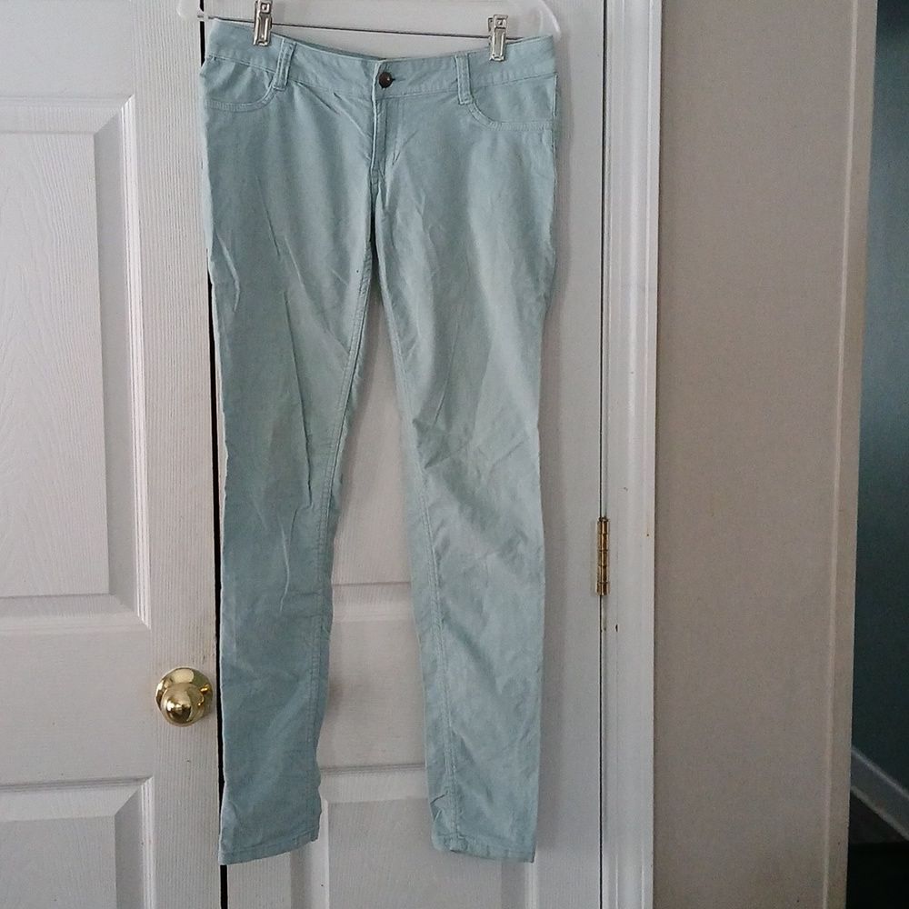 MUDD pale mint green velour look and feel skinny jeans  Sz 7  EUC